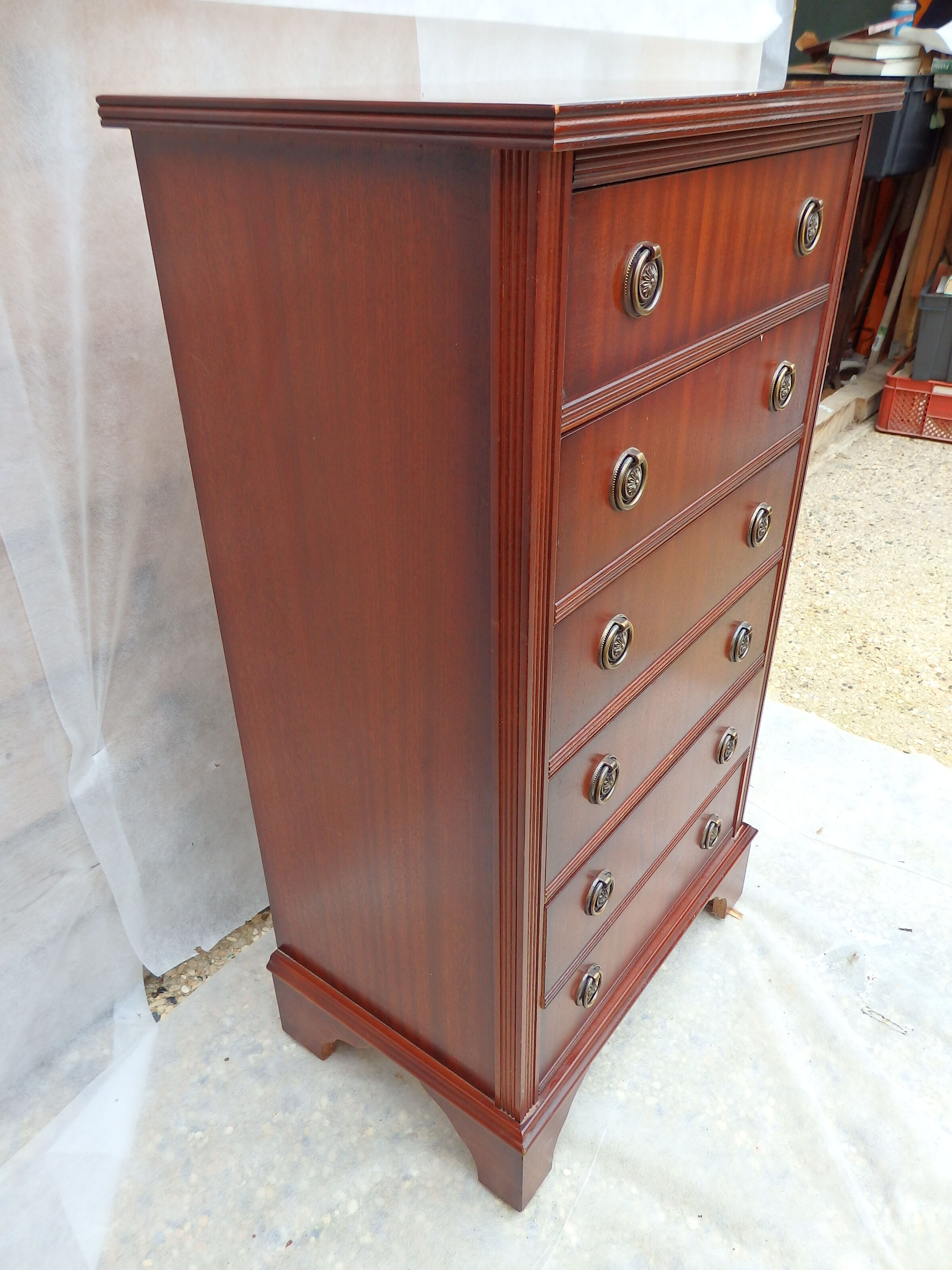 English-style dresser