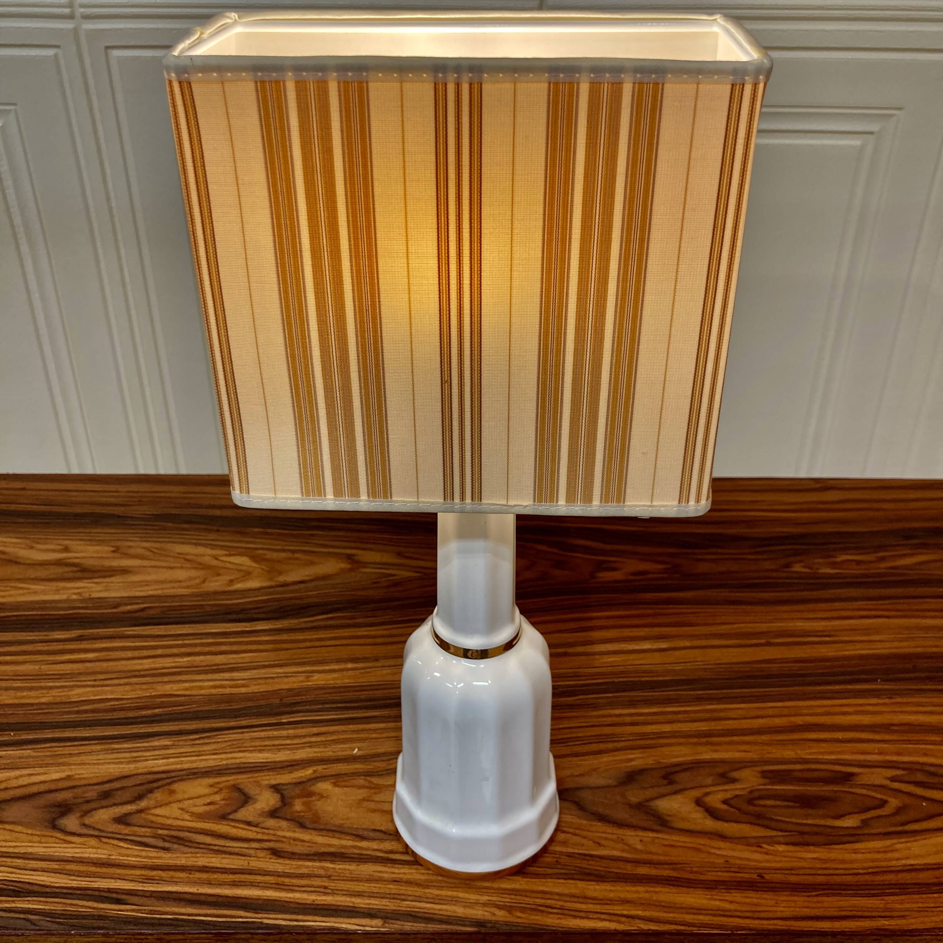 CERAMIC LAMP STAMPED DESIGN 1960.