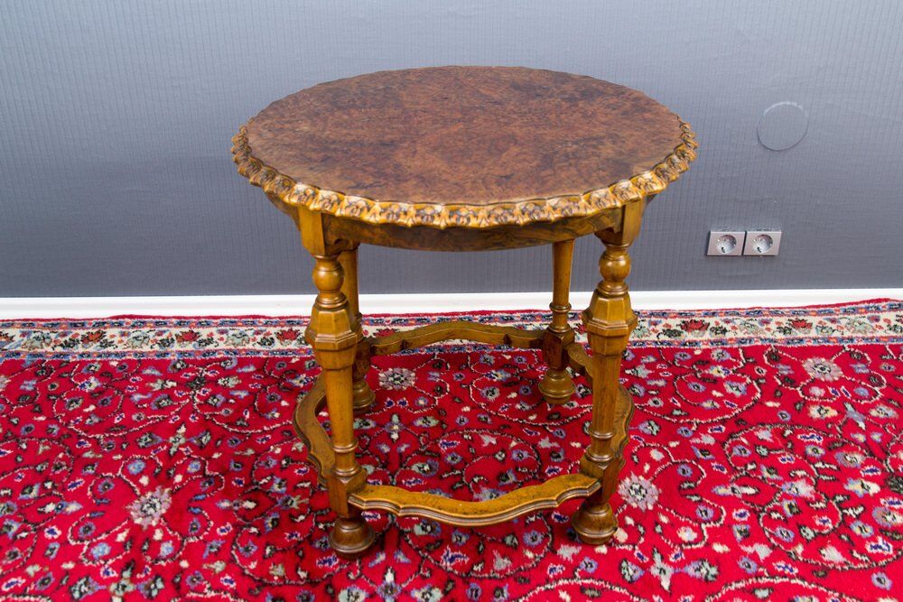 Table d’appoint ronde française en noyer de Burr, années 1920