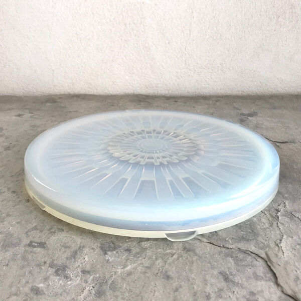 Art Deco flat underside in opalescent glass