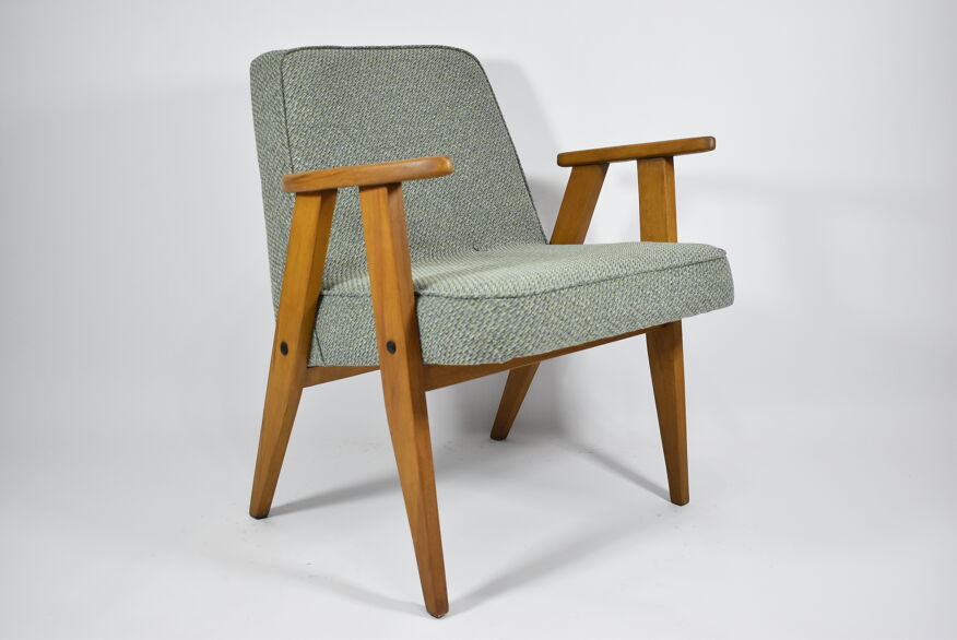 Armchair 366, designer J. Chierowski, 1960s, green fabric, teak | Selency