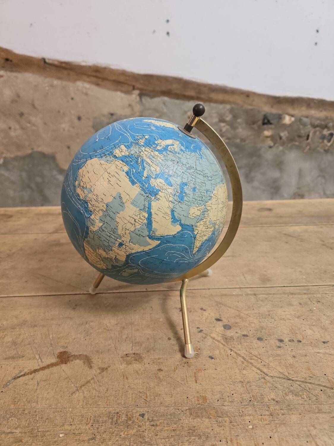 Tripod world map globe