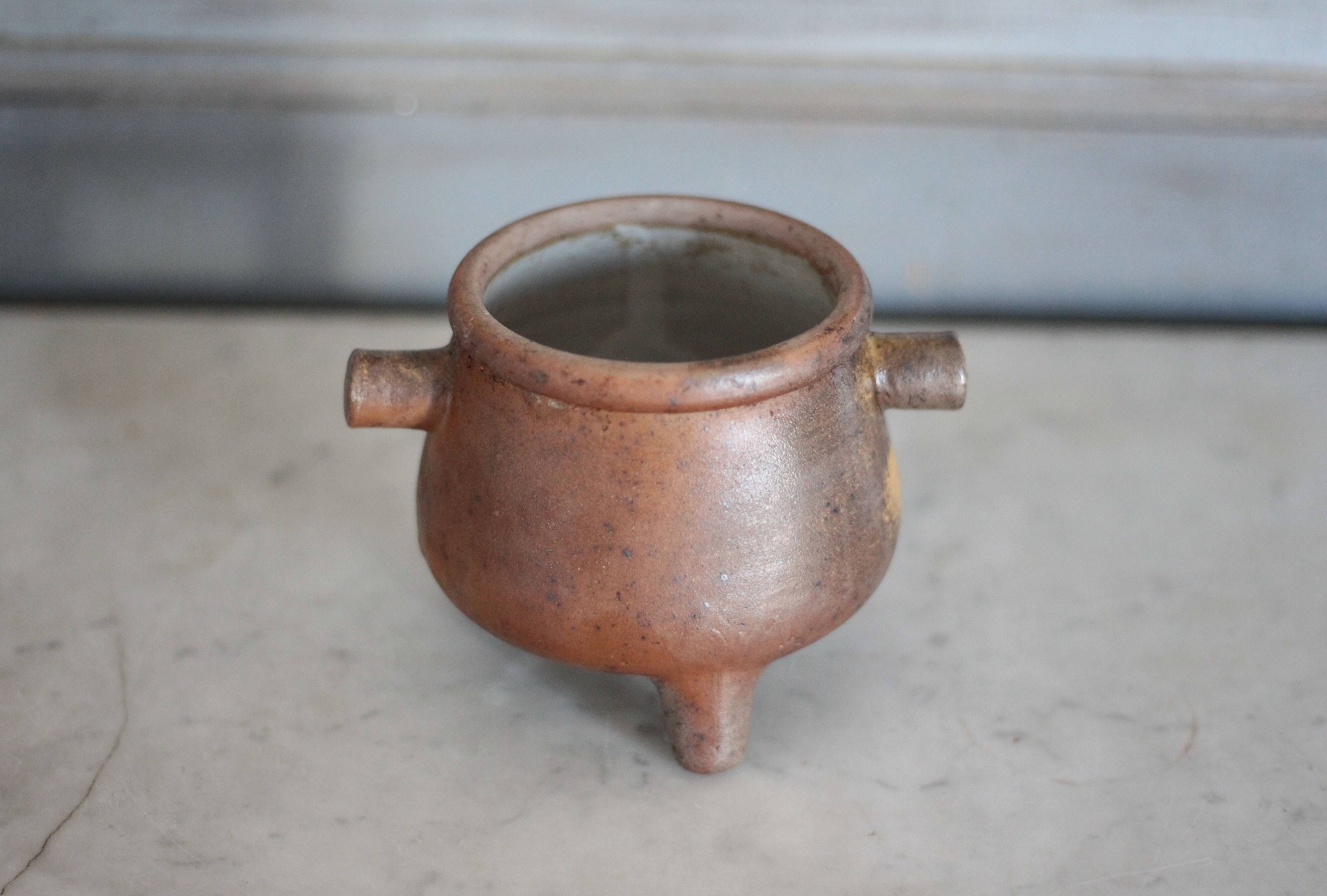 Vintage tripod stoneware pot, stoneware pan, plant pot, interior decoration