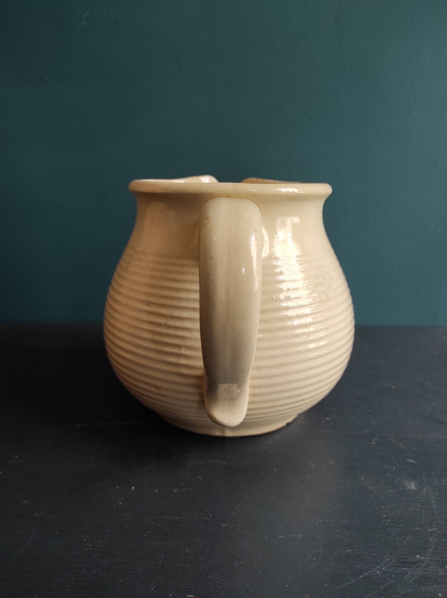 Pichet beige vintage français