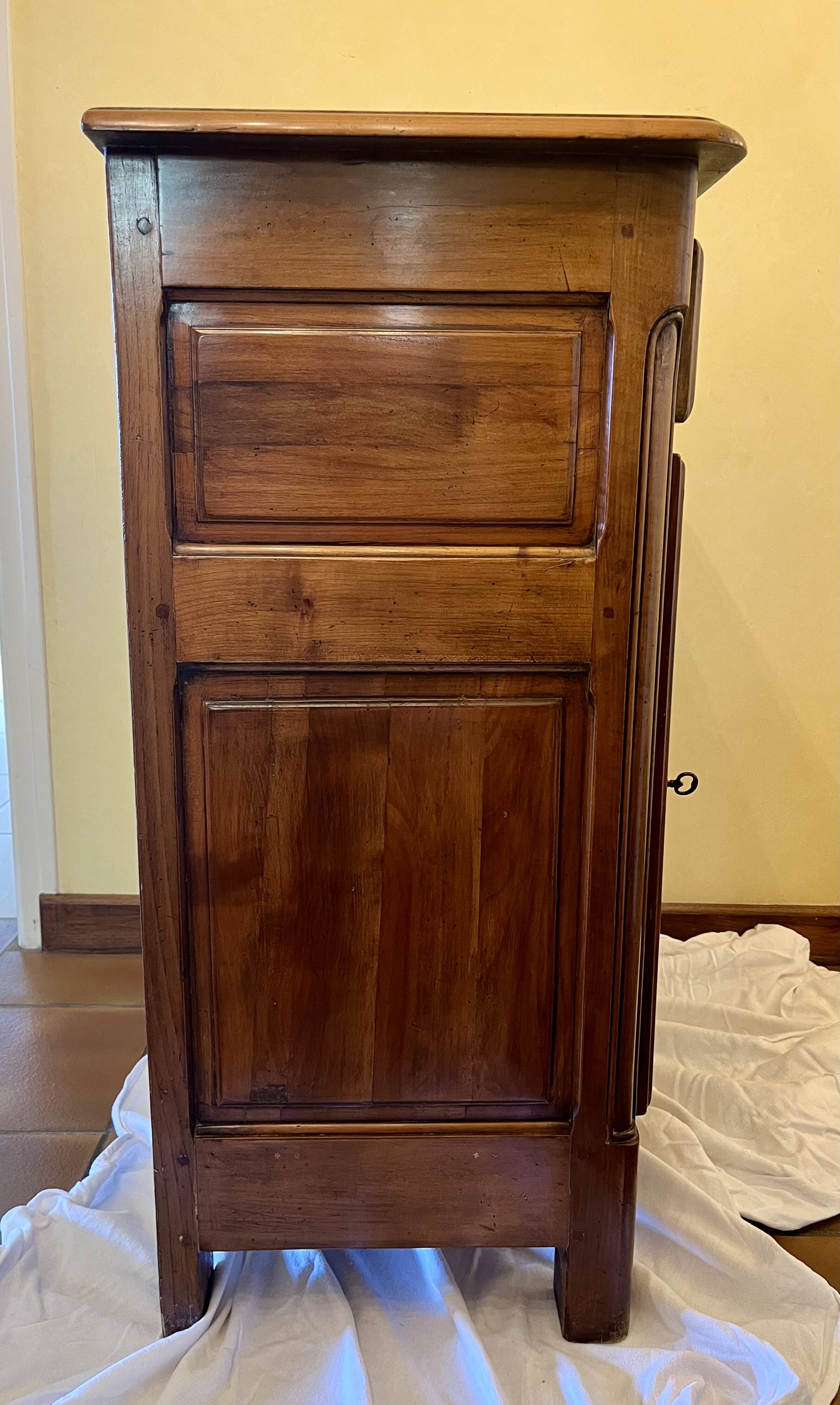 Buffet en bois massif, 1 porte, 1 tiroir