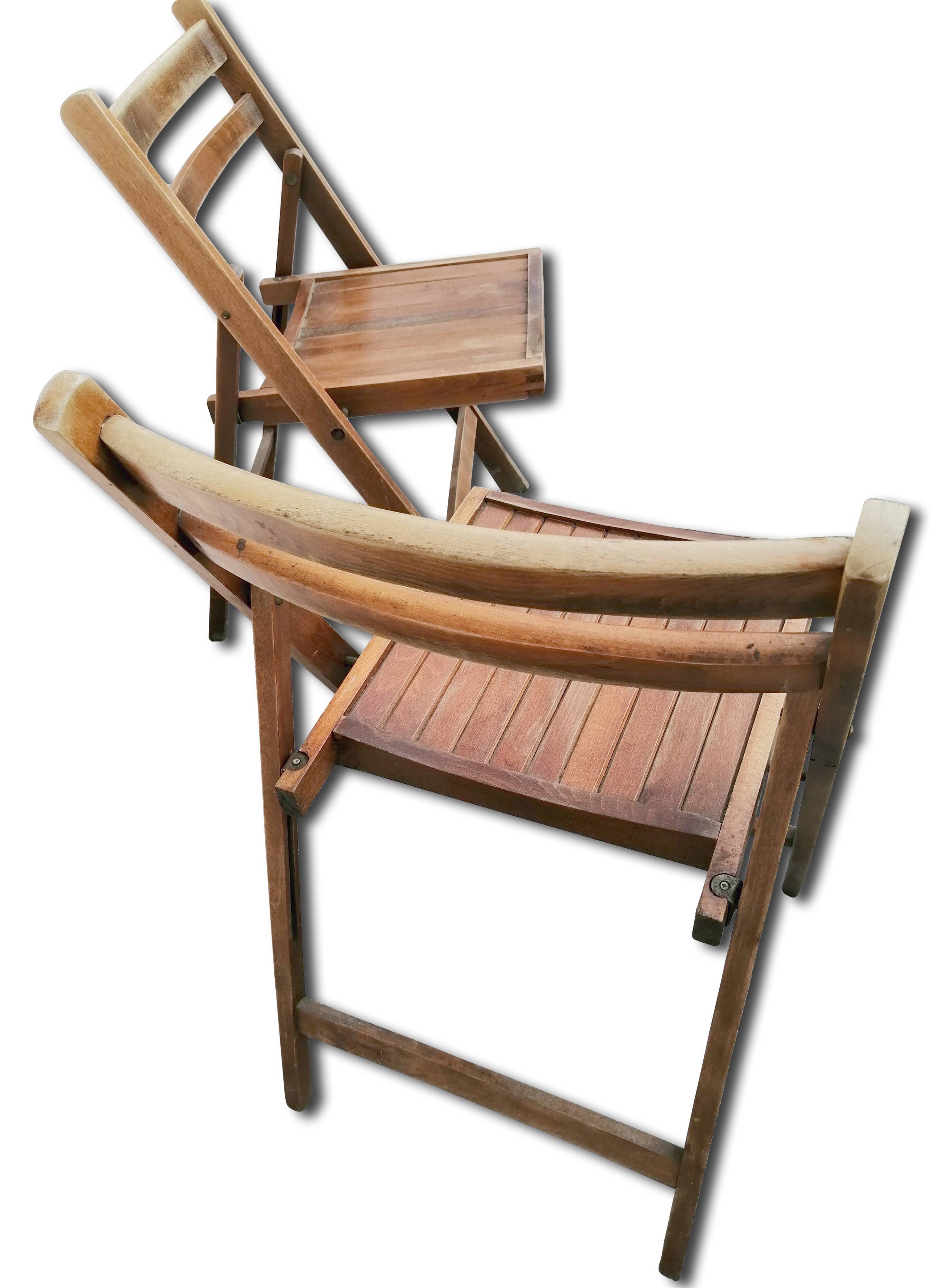Paire de chaises pliantes en bois vintage