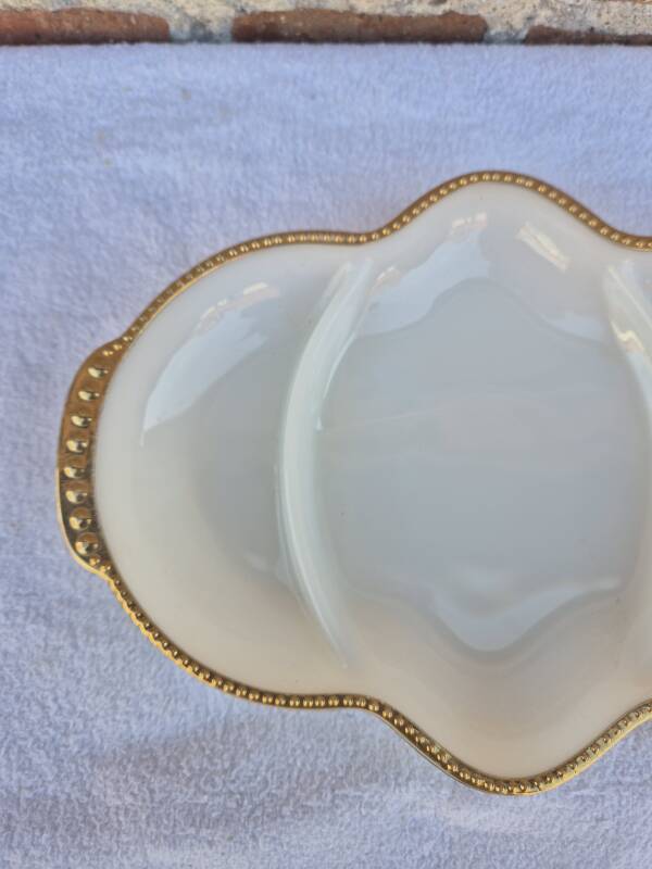 Opaline serving dish for King