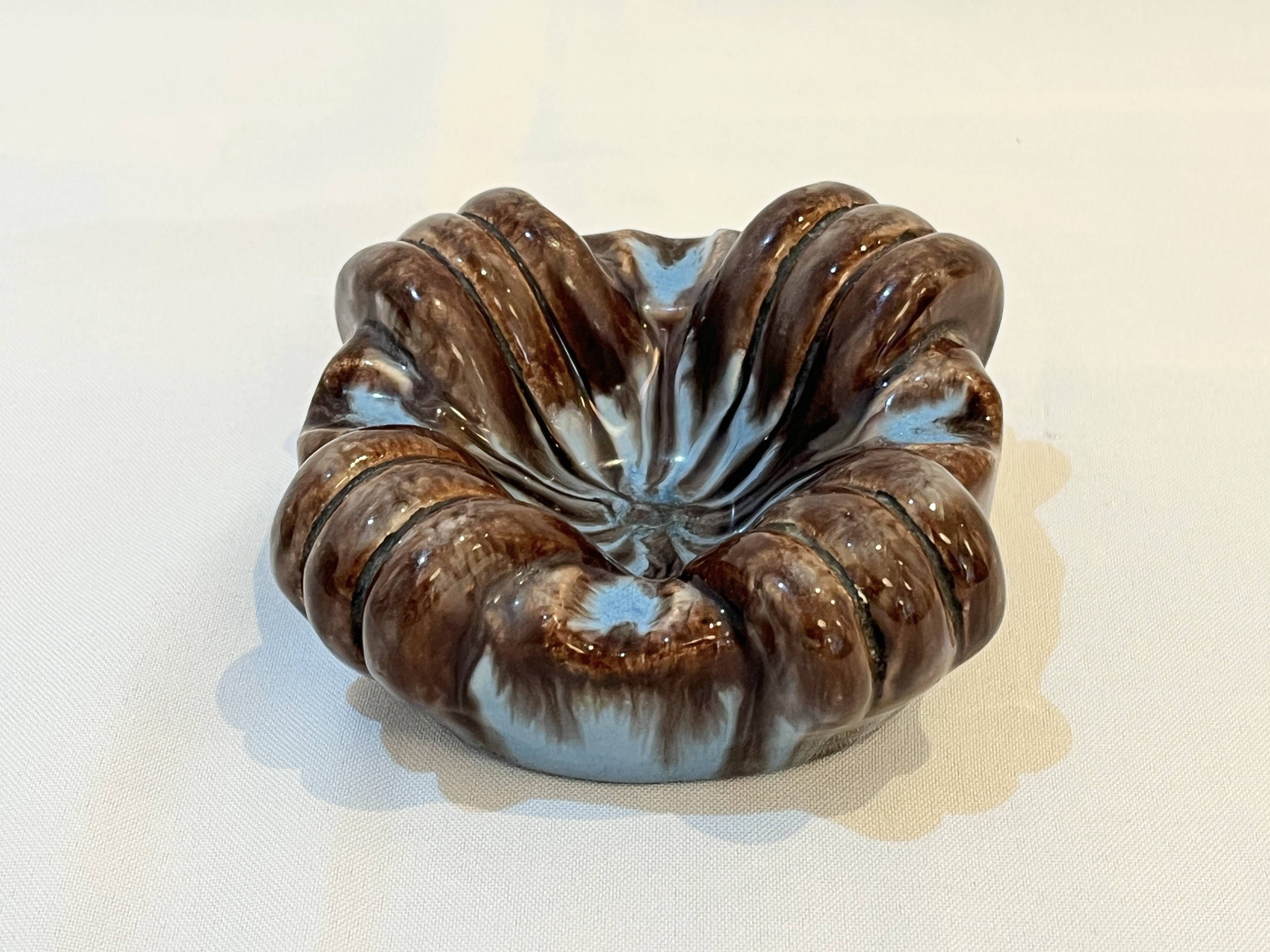 1960s 1970s ceramic ashtray signed Saint Mard Paris brown blue enamel