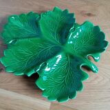 empty compartmentalized flat leaf-shaped pocket