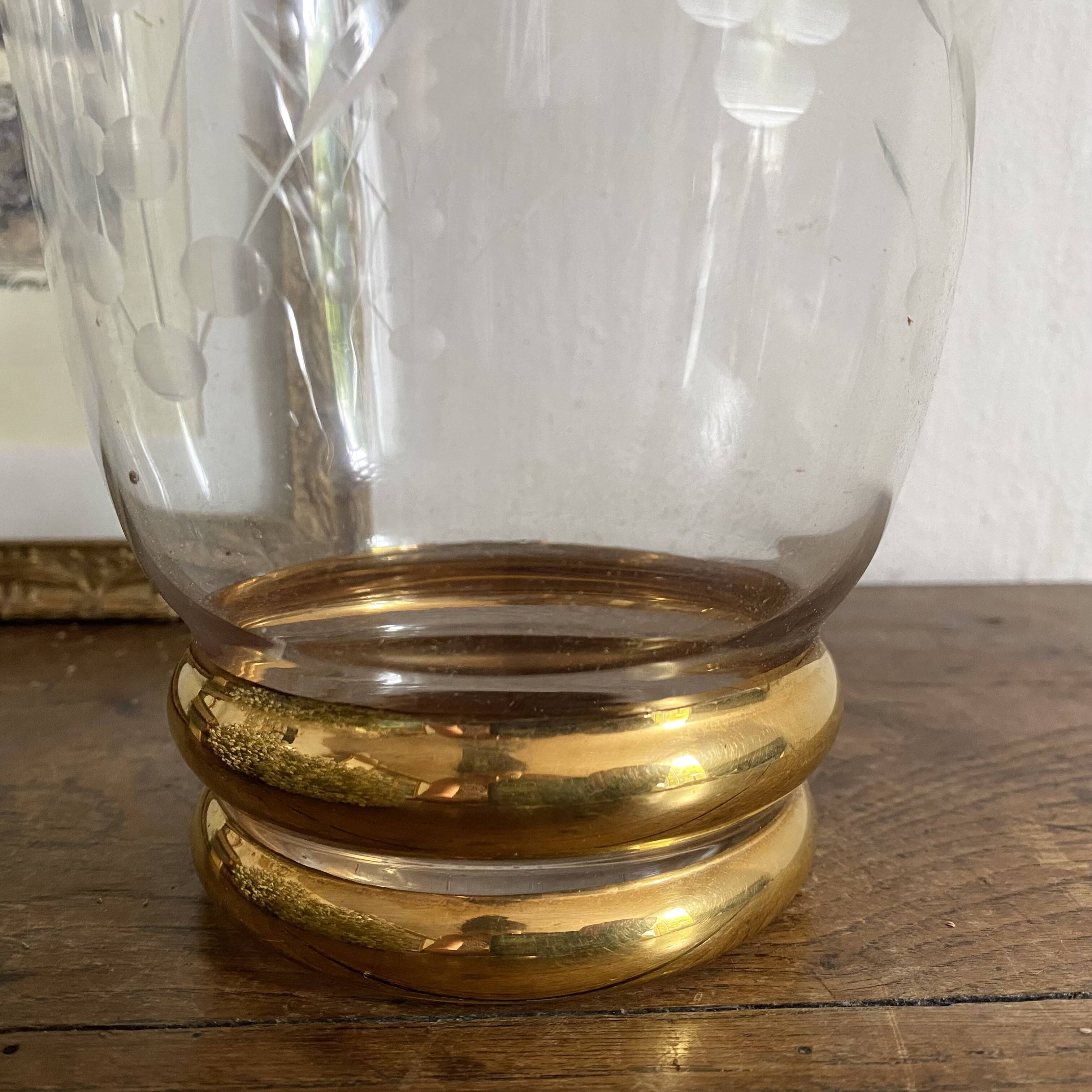 22cm engraved and gilded glass vase
