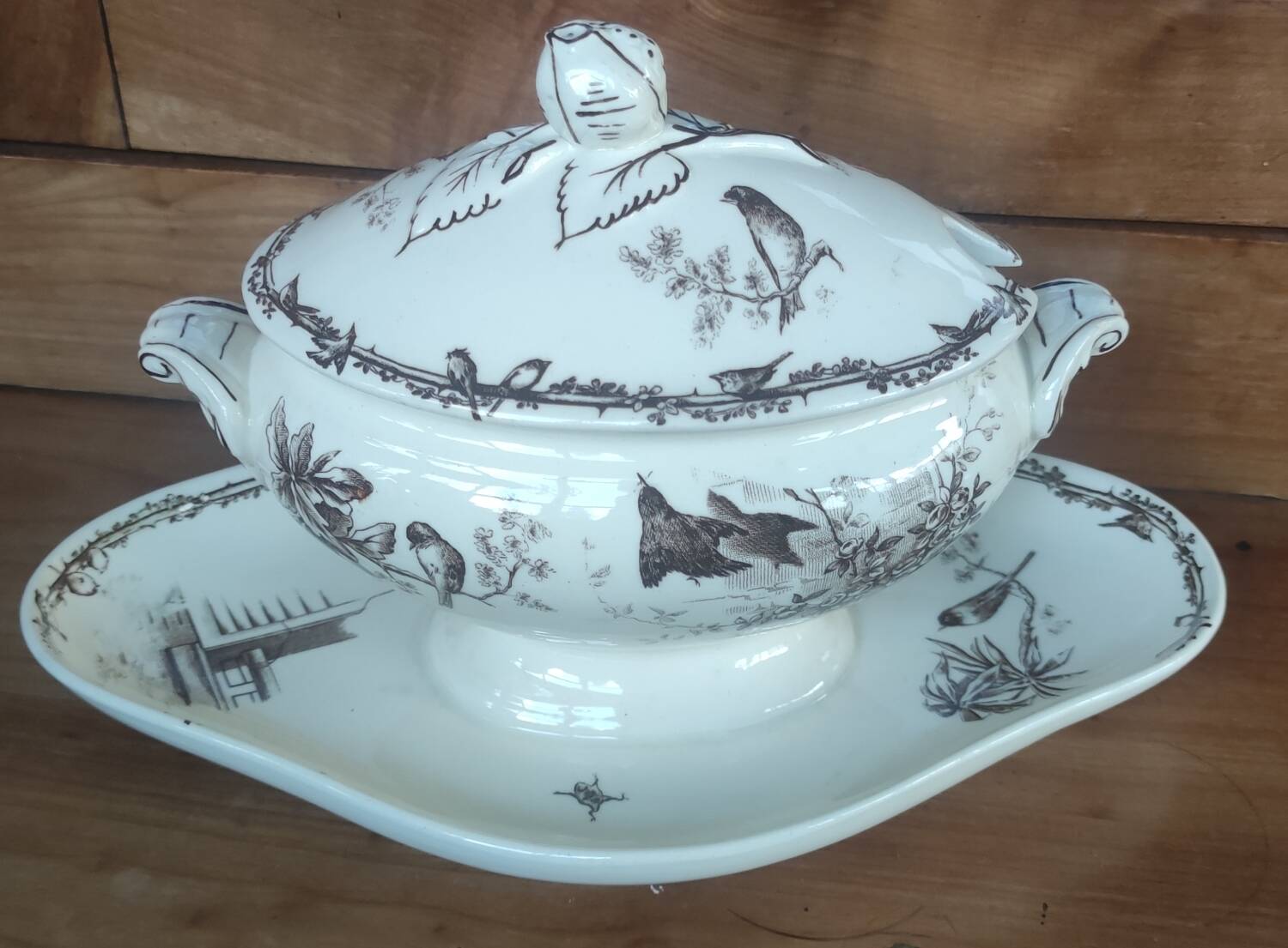 Old Dish Old Sauce Boat Terre De Fer HB & Cie/Sepia