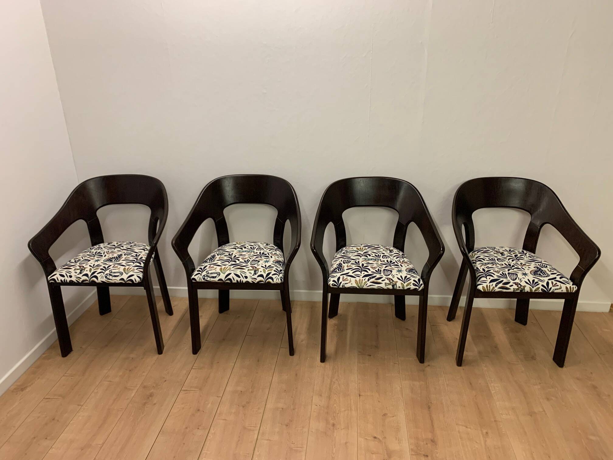 Set of 4 vintage wooden and fabric chairs, 1970
