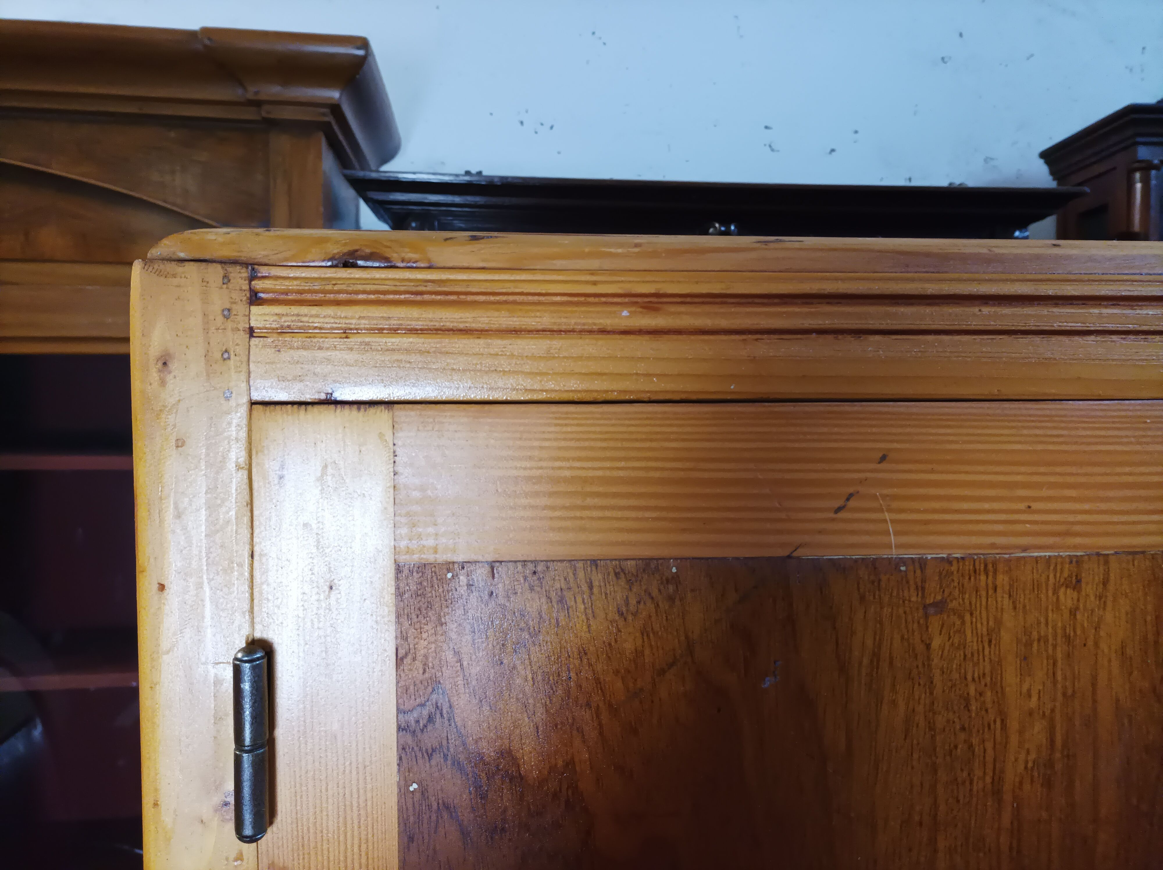 Parisian pine cabinet