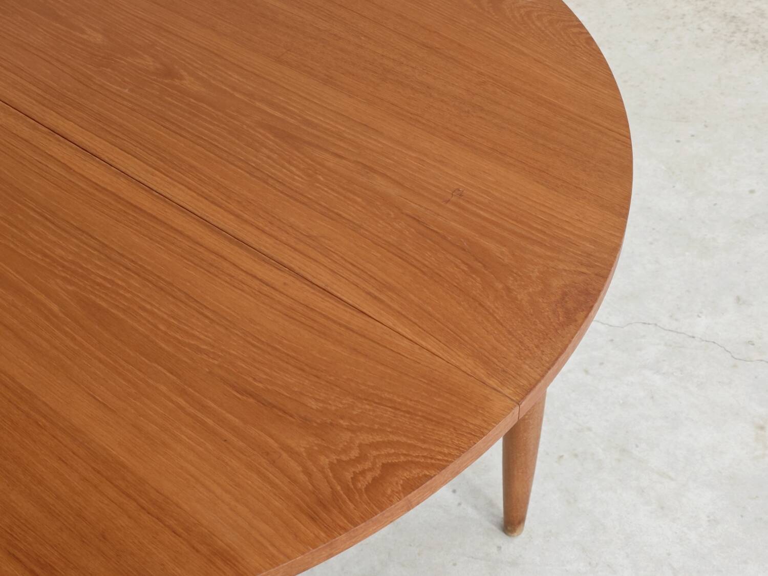 Round extending table, light oak, East Germany, 1960s