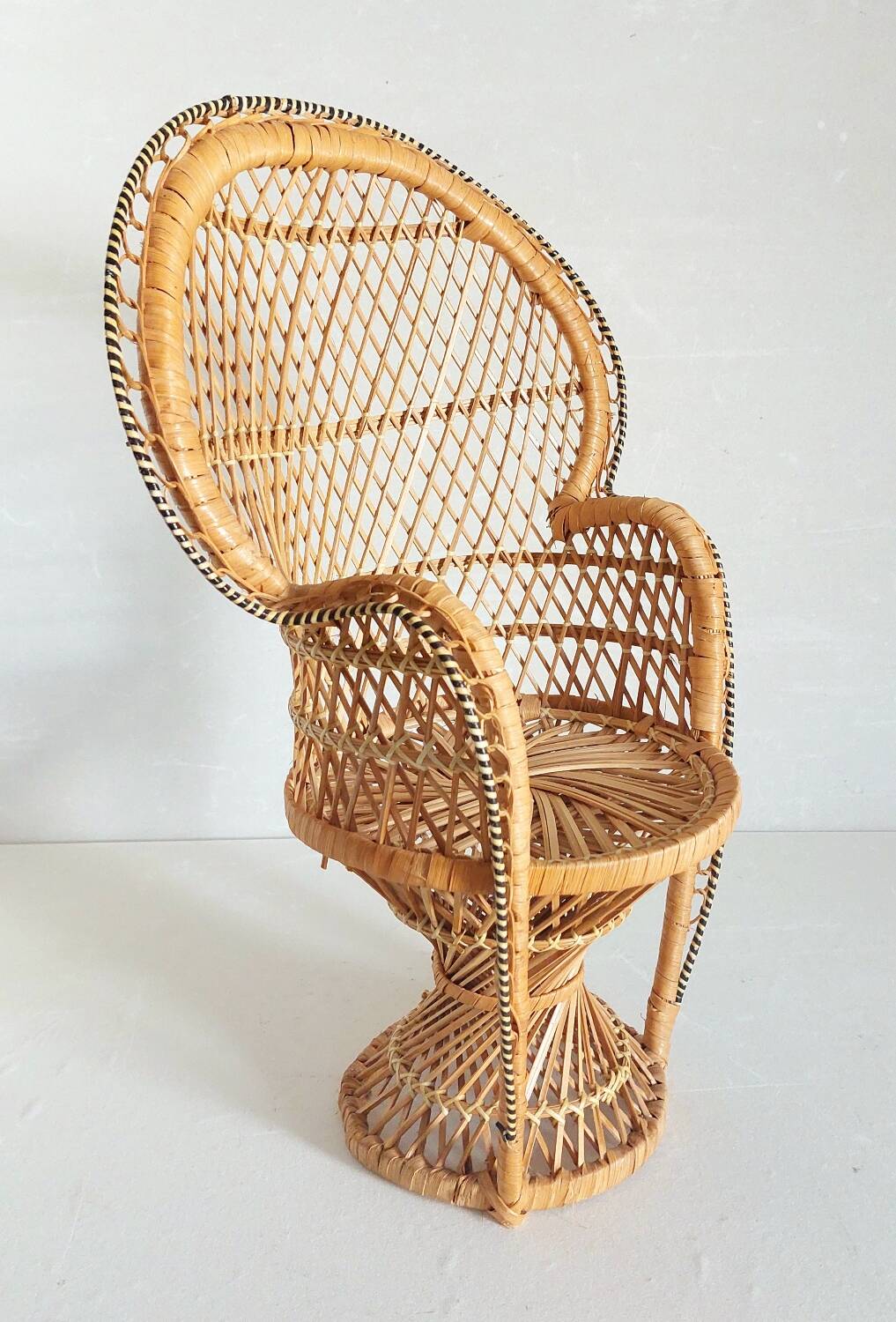 Emmanuelle small armchair