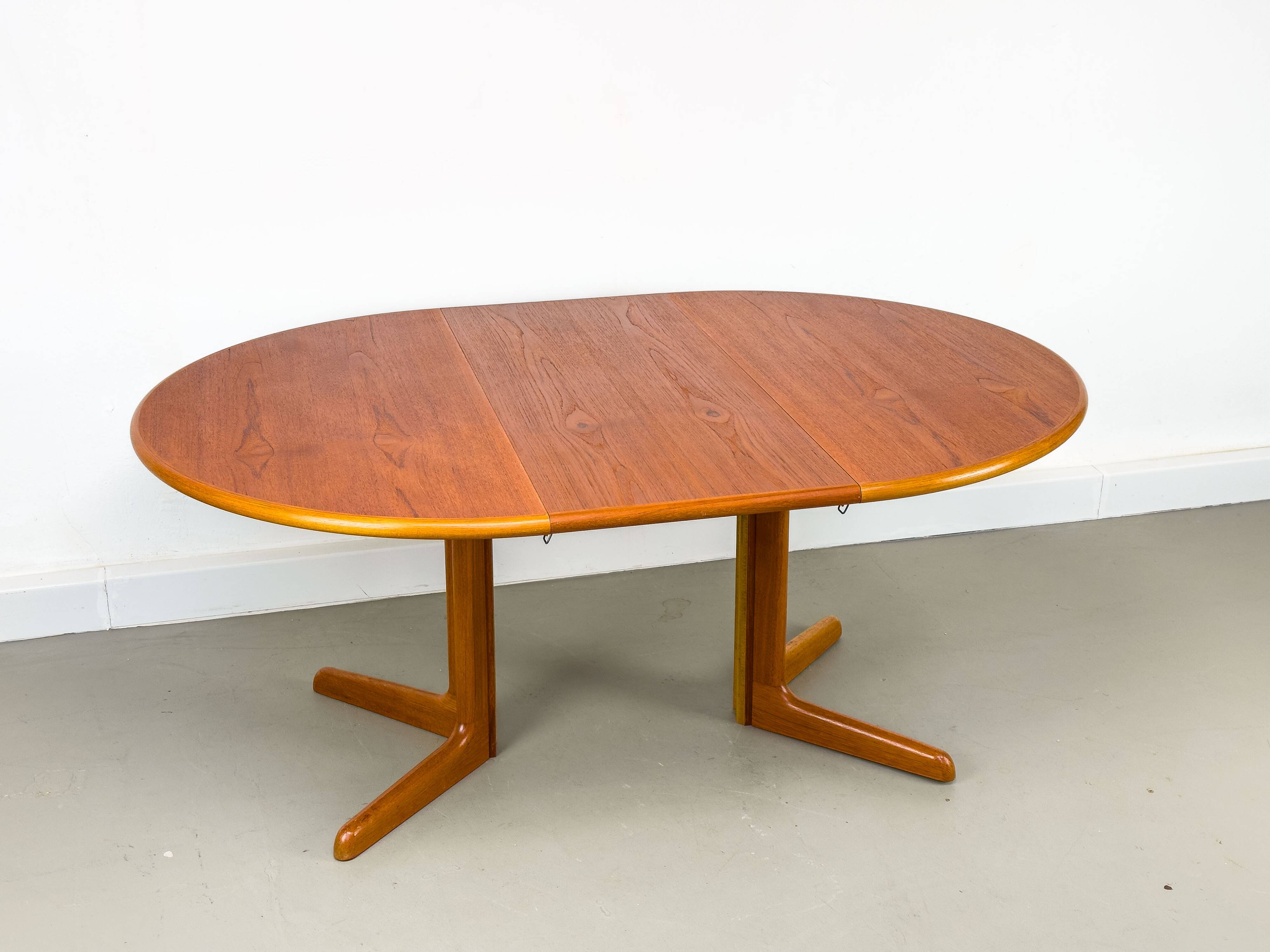 Danish Round Teak Dining Table with Extensions by Gudme Møbelfabrik, 1970s