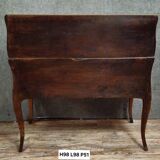 Bureau de pente - commode-scriban galbé en noyer et marquéterie – ép. LXV