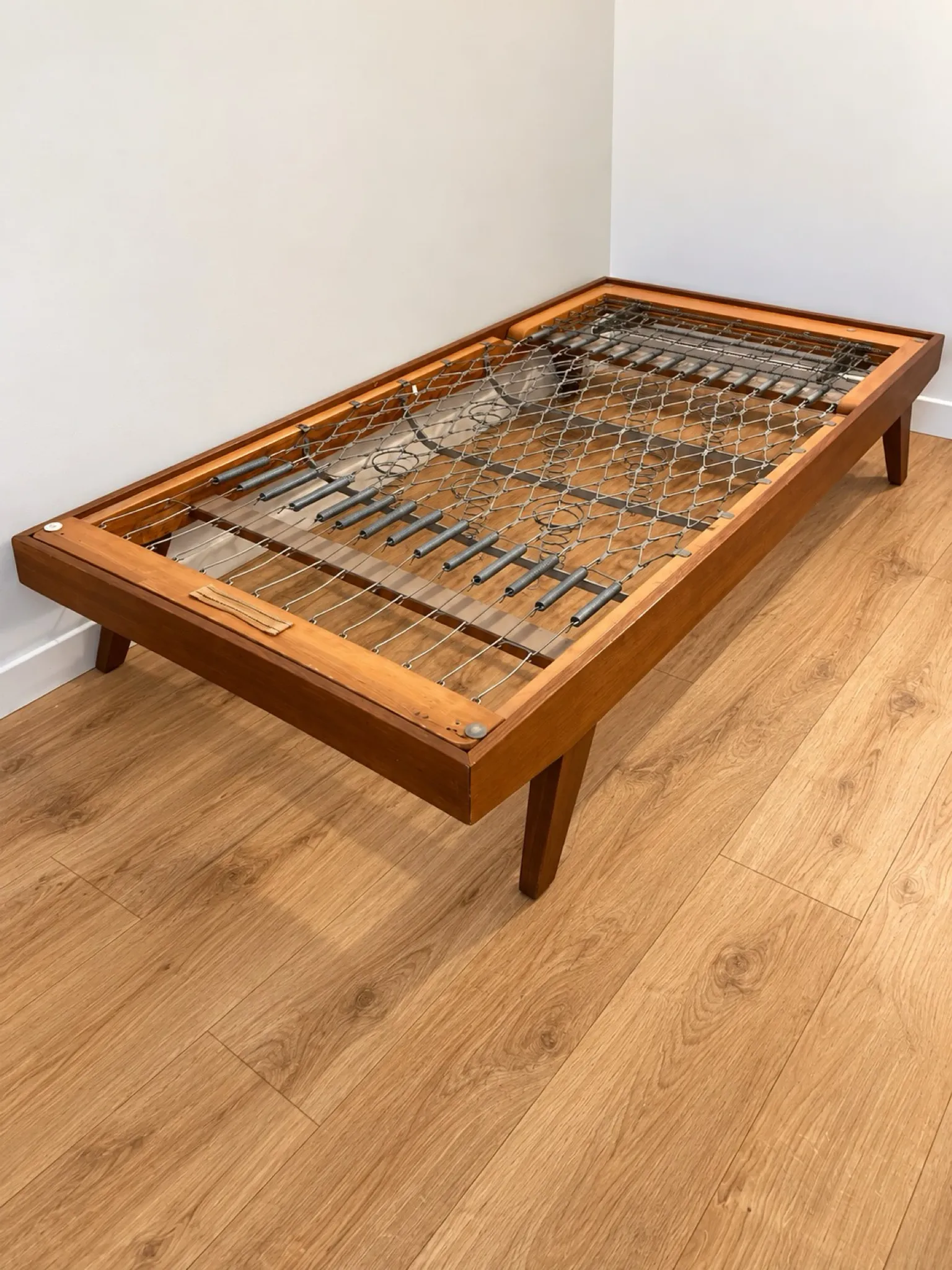 Adjustable bed