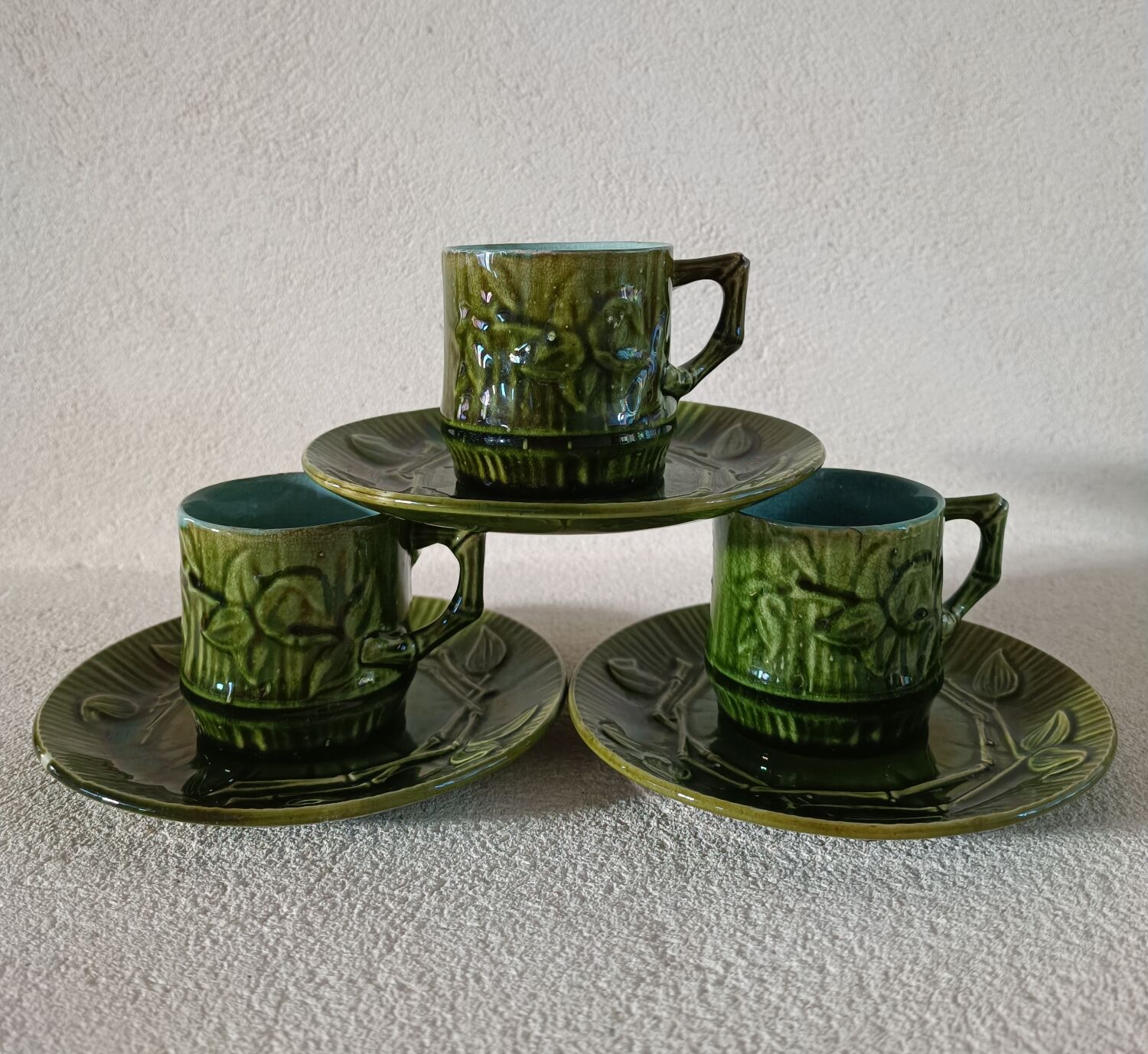 Three cups with saucers slurry decoration Bamboo