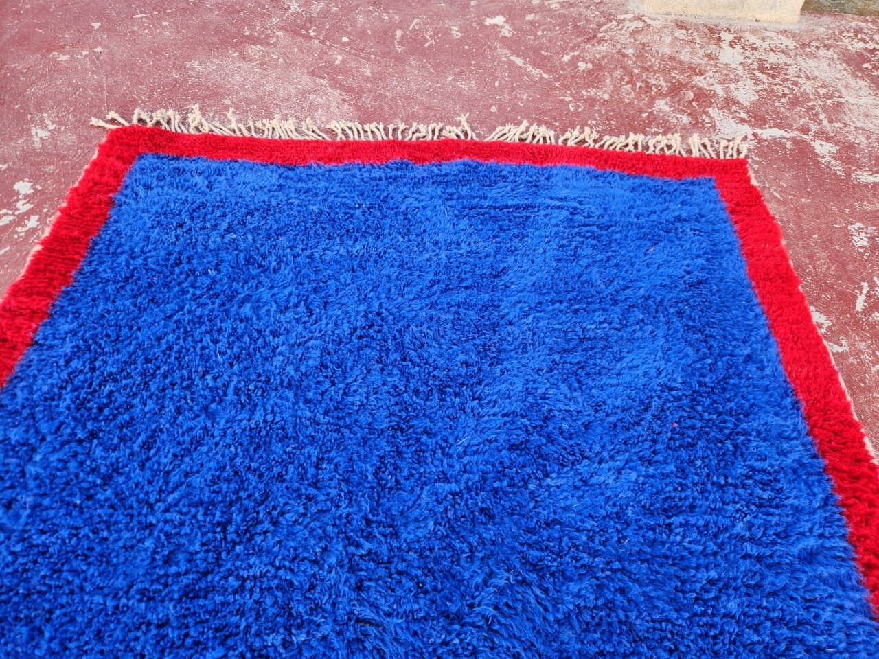 Authentic Beni Ouarain rug 250 x 180 cm – Cobalt blue and red – Piece