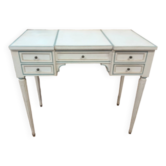 Dressing table with shutters