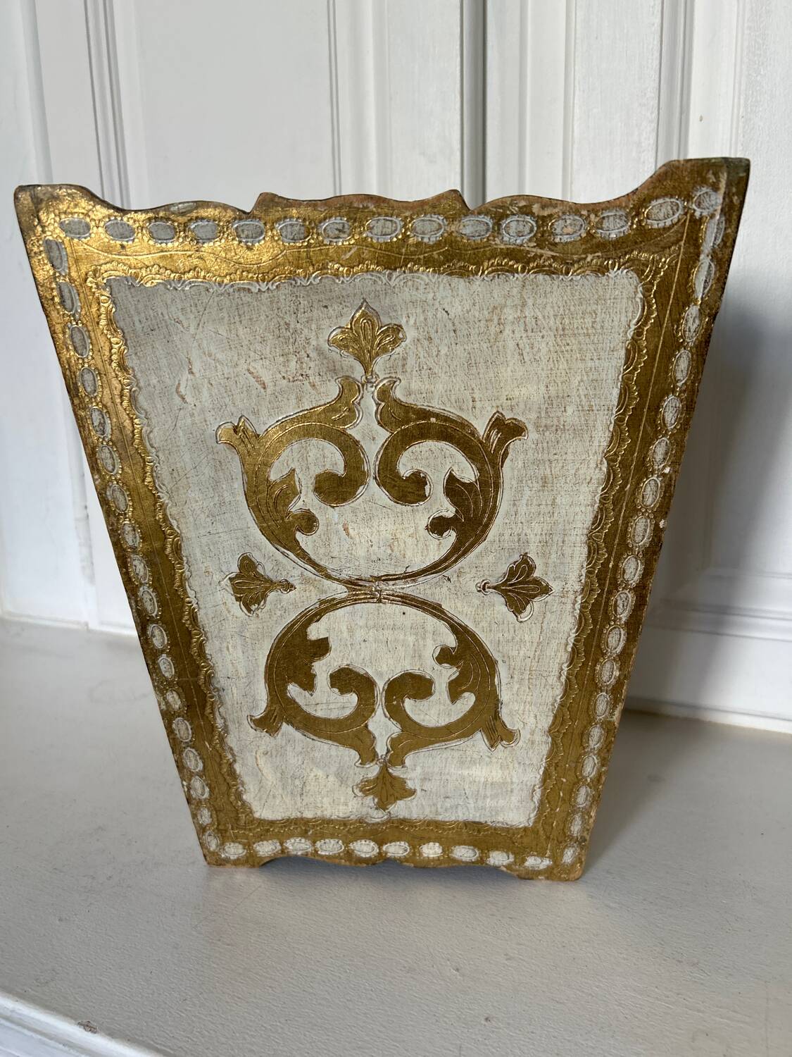 Florentine style wastepaper basket