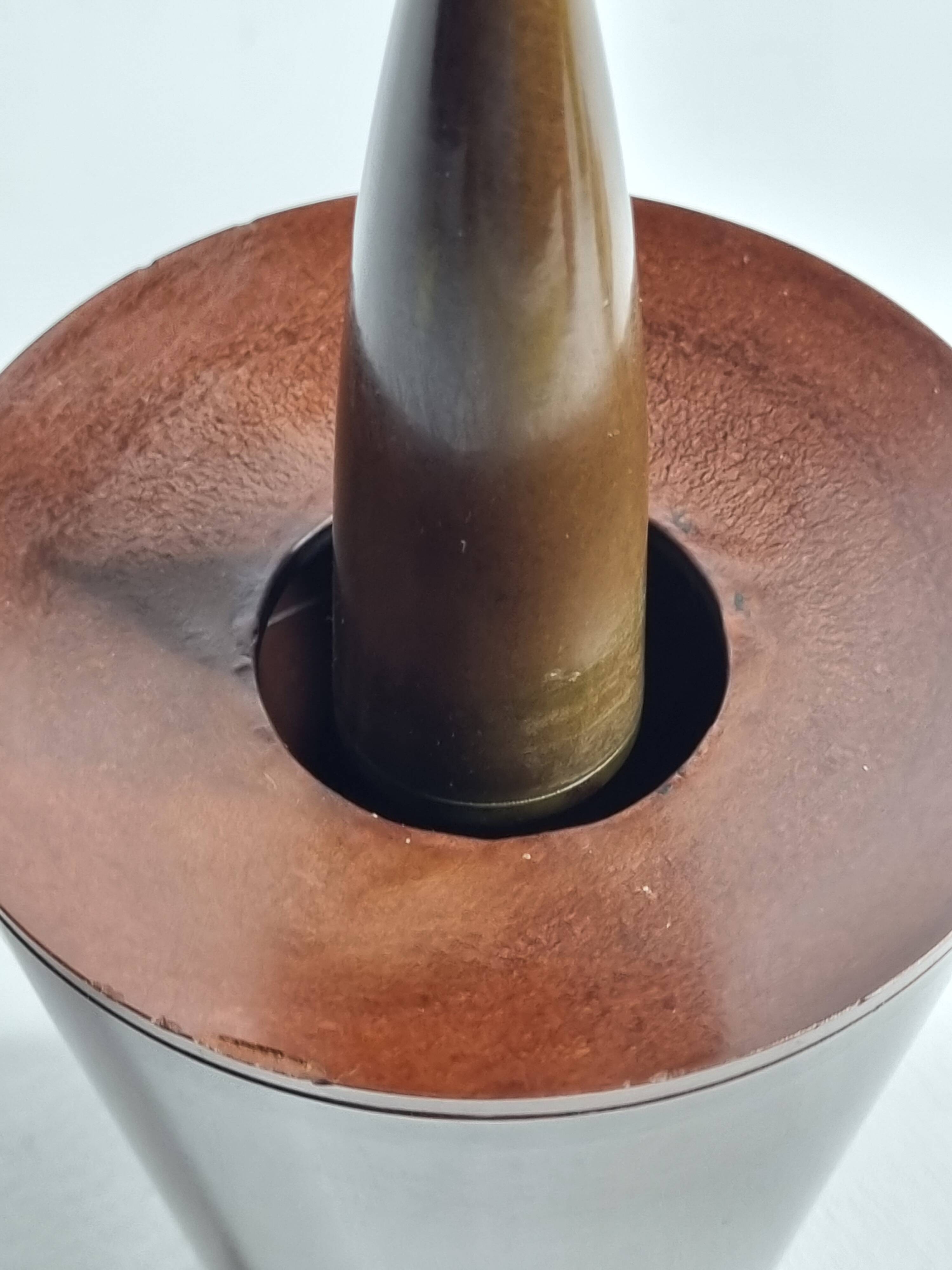 "Joe Cactus" ashtray in two-tone bakelite – Philippe Starck – Original OWO edition (1990-1995)