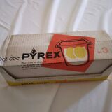 Vintage Pyrex pot-coc box