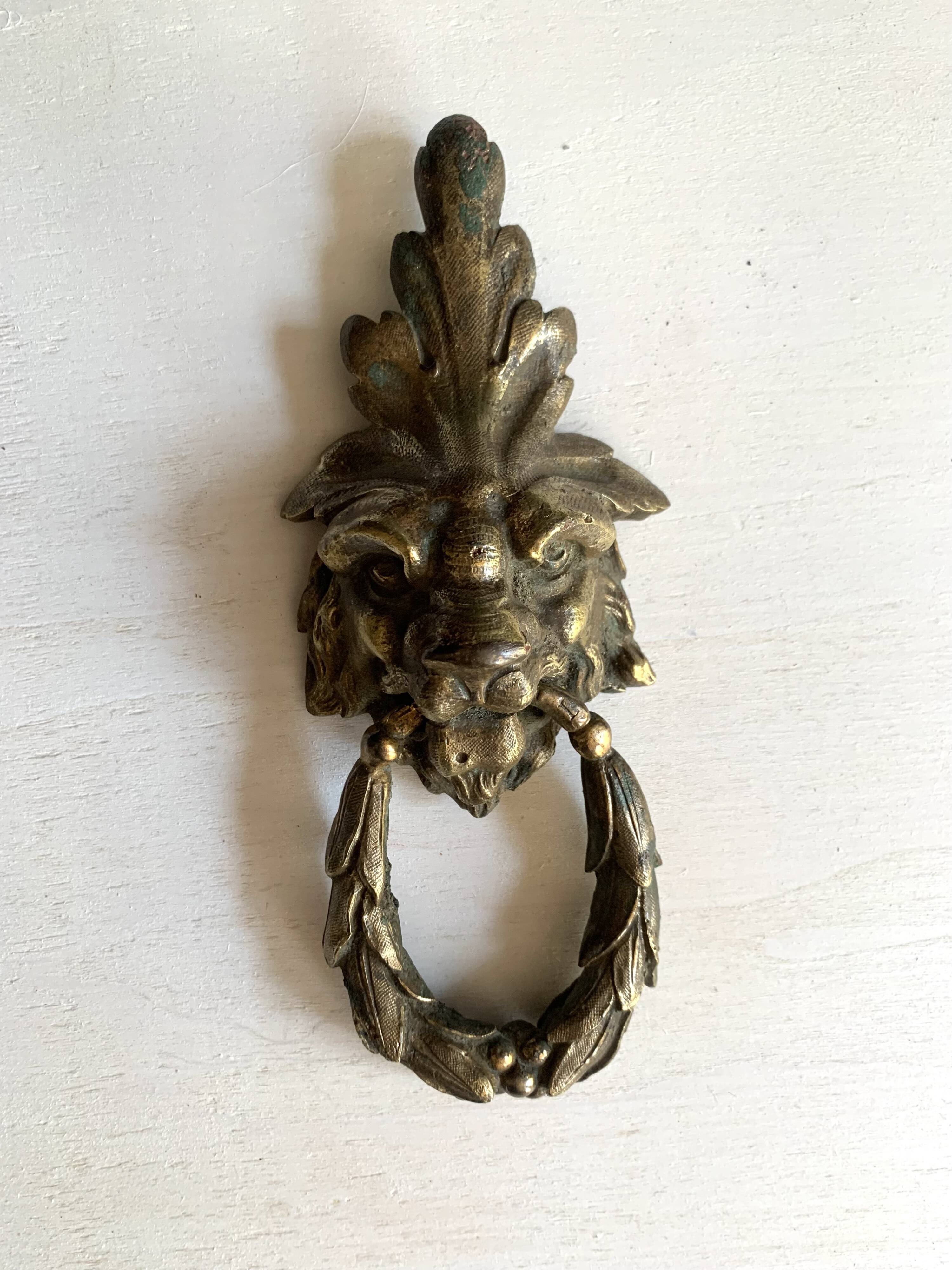 Pair of bronze door knockers - Empire lion head handles