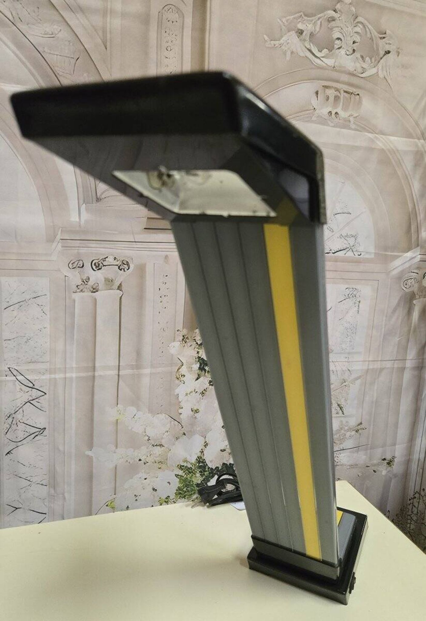 lampe de bureau halogène design des années 1980 de JD Aznar