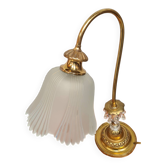 Large brass lamp with tassels 1970 to 80 and opaque molded glass, very good condition, electric ok, elegant