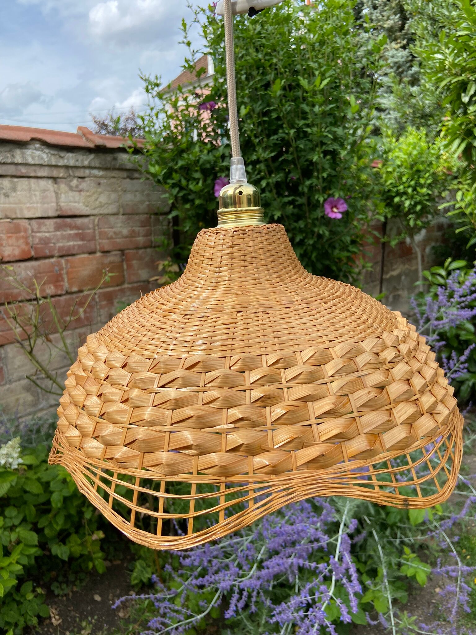 Suspension in rattan and vintage wicker