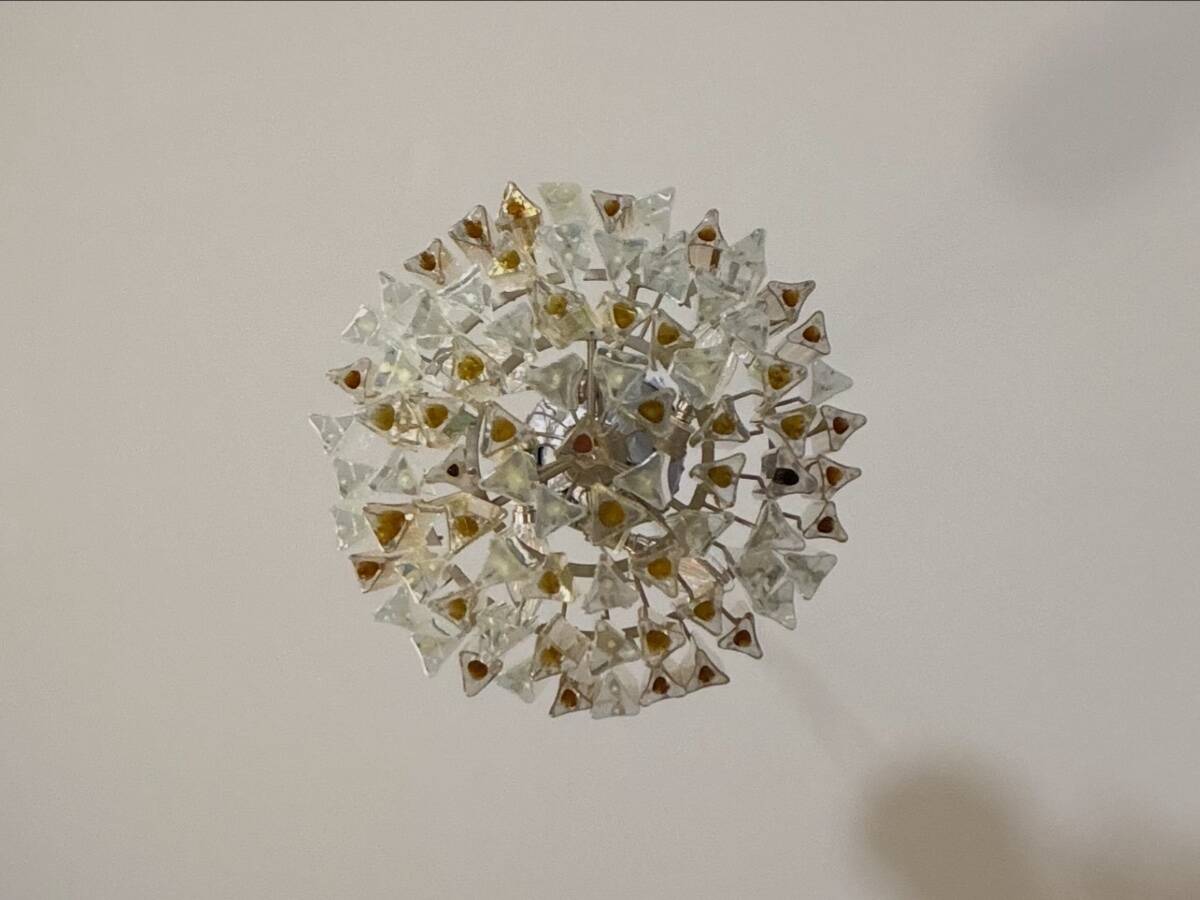 Venetian chandelier in colourless and gold Murano glass, Venini Triedi model, circa 1960.