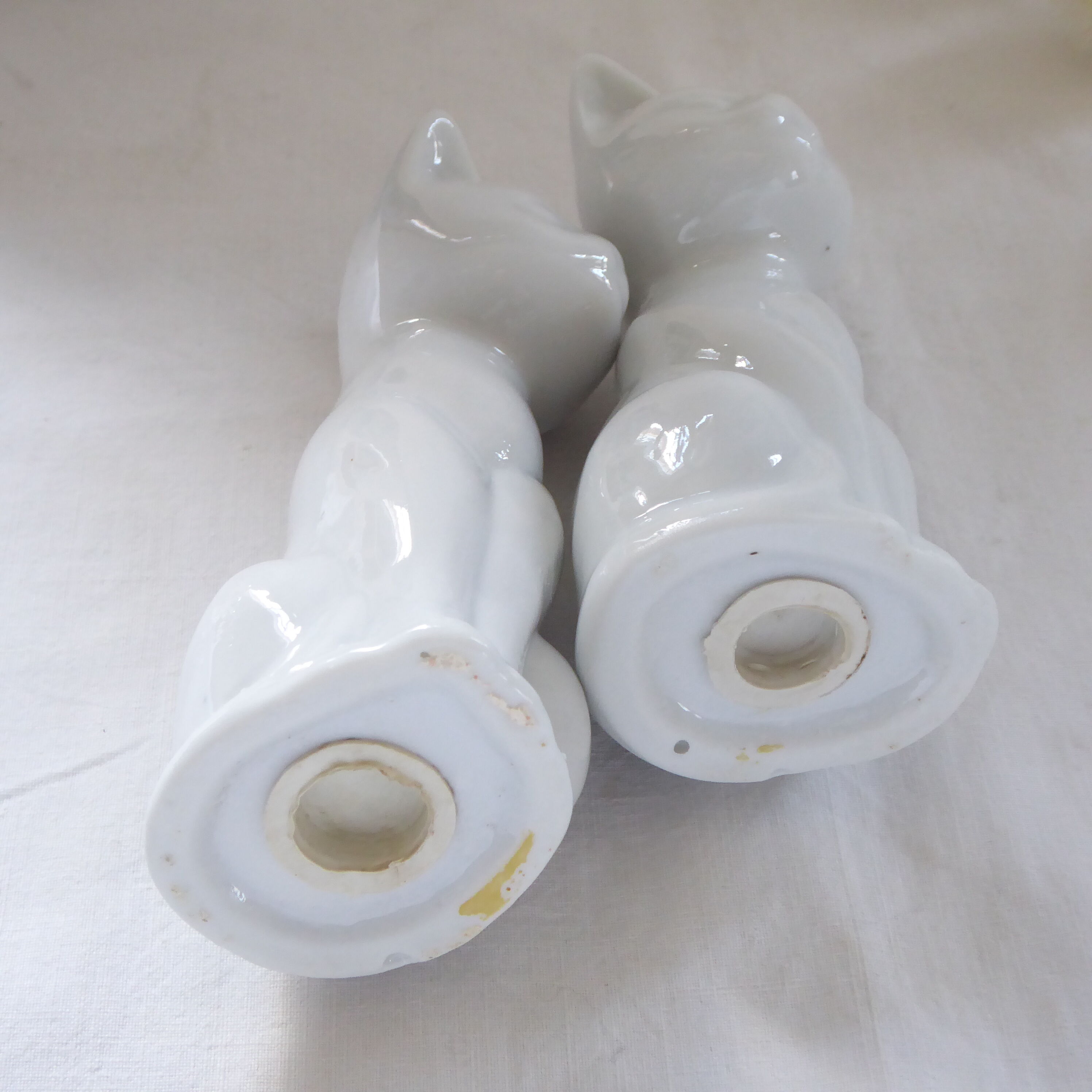 Salt and pepper shaker