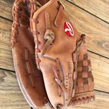 Baseball glove