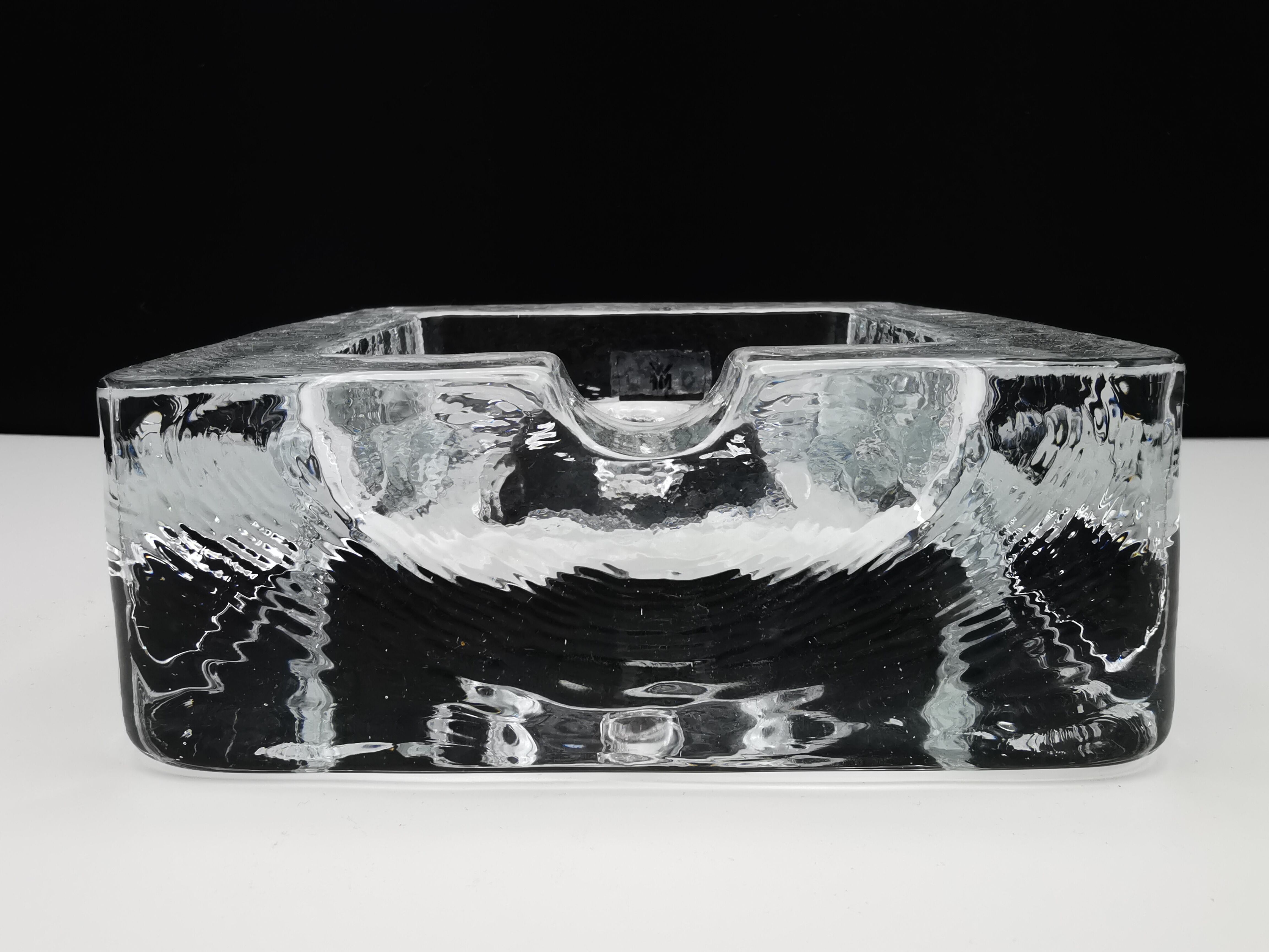 Vintage cigar ashtray glass paved