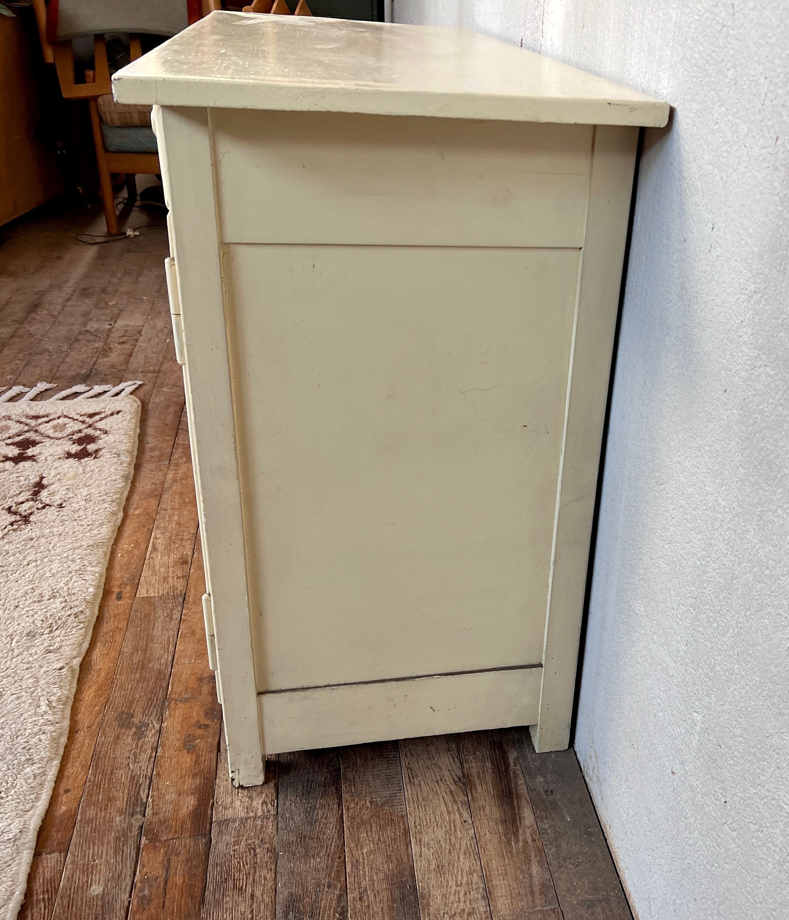 Buffet parisien patine blanche blanc