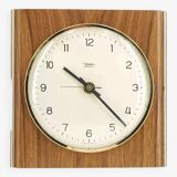Horloge murale années 60 en bois et laiton Diehl