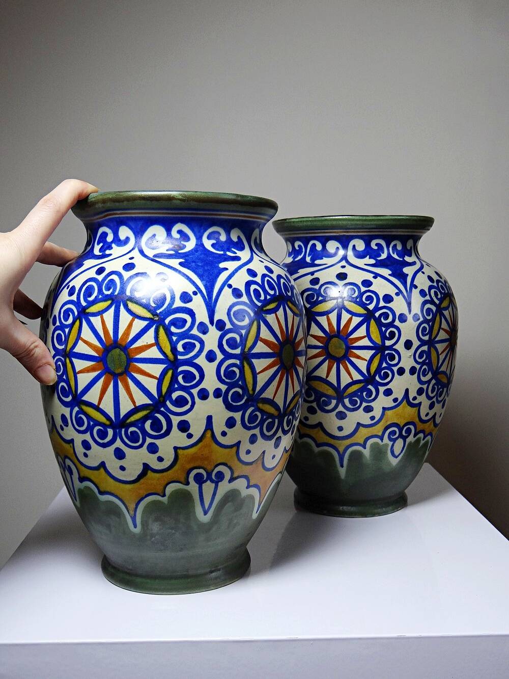 A pair of large decorative vases by Carla Holland, Gouda decoration, circa 1930-40.