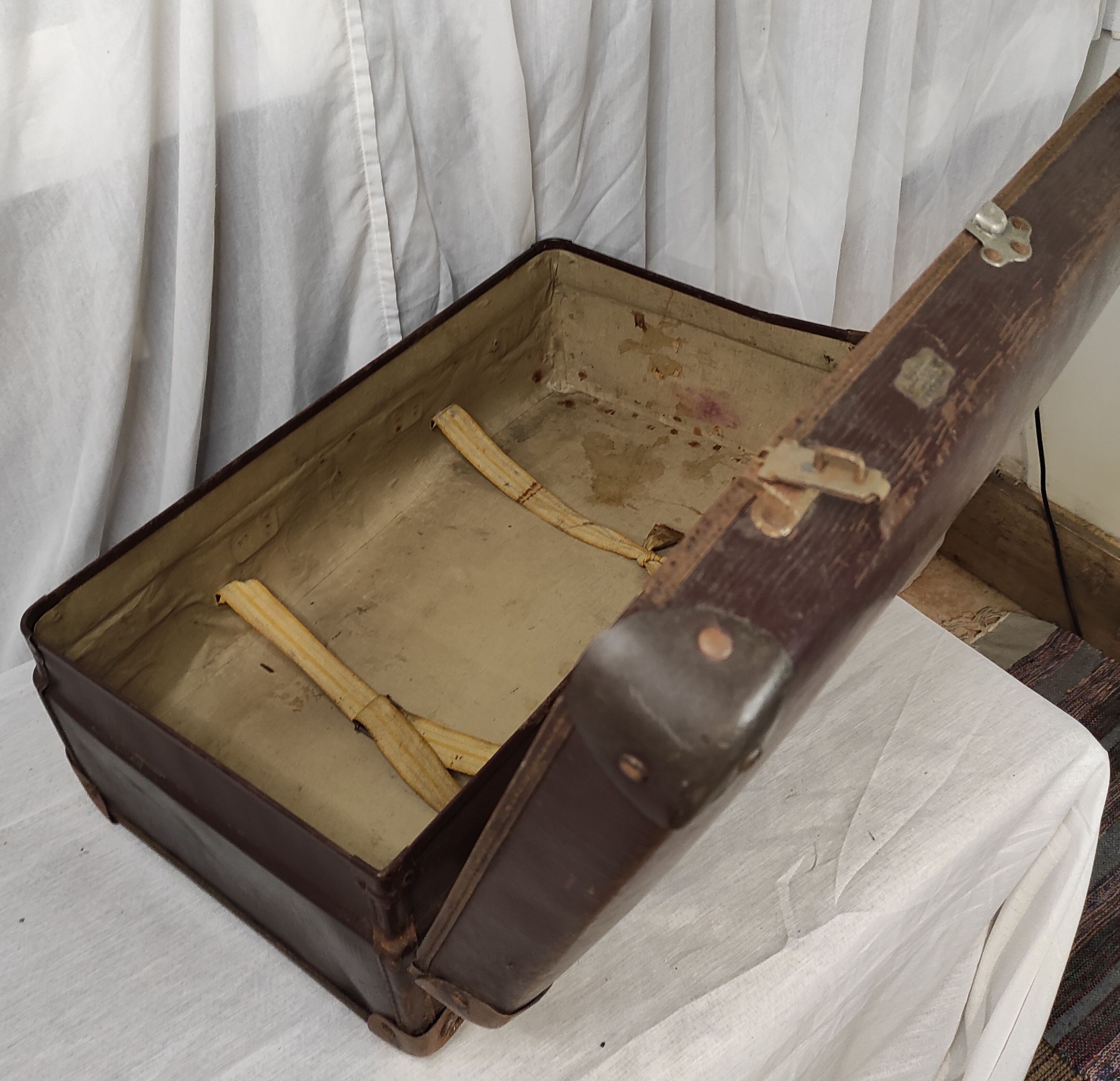 Old suitcase 40s / 50s