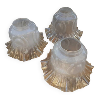 Set of 3 Tulip lampshades in opalescent glass with golden and wavy edges