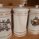 Lot d'anciens pots à  pharmacie
