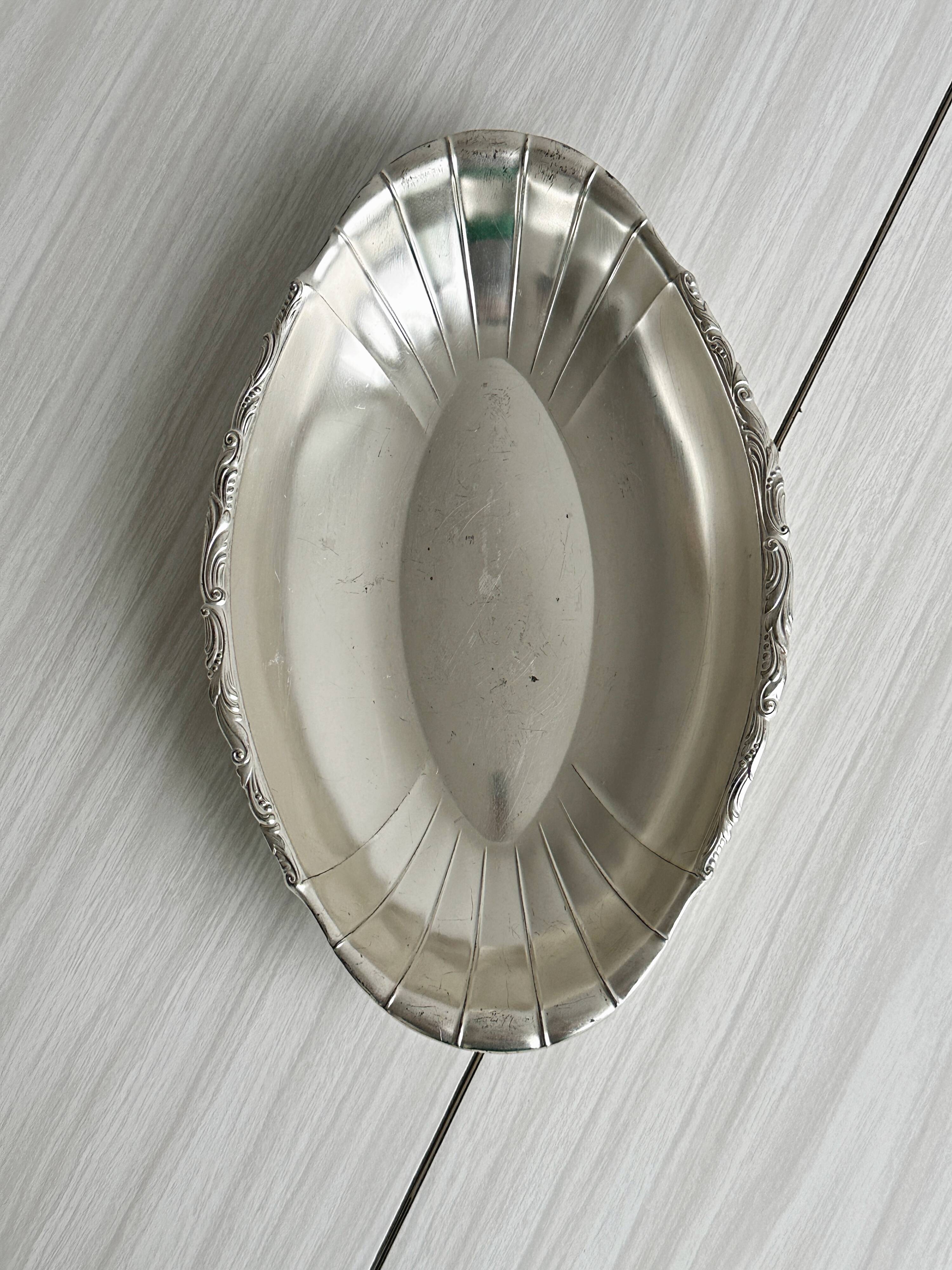 Shiny lightweight metal plate