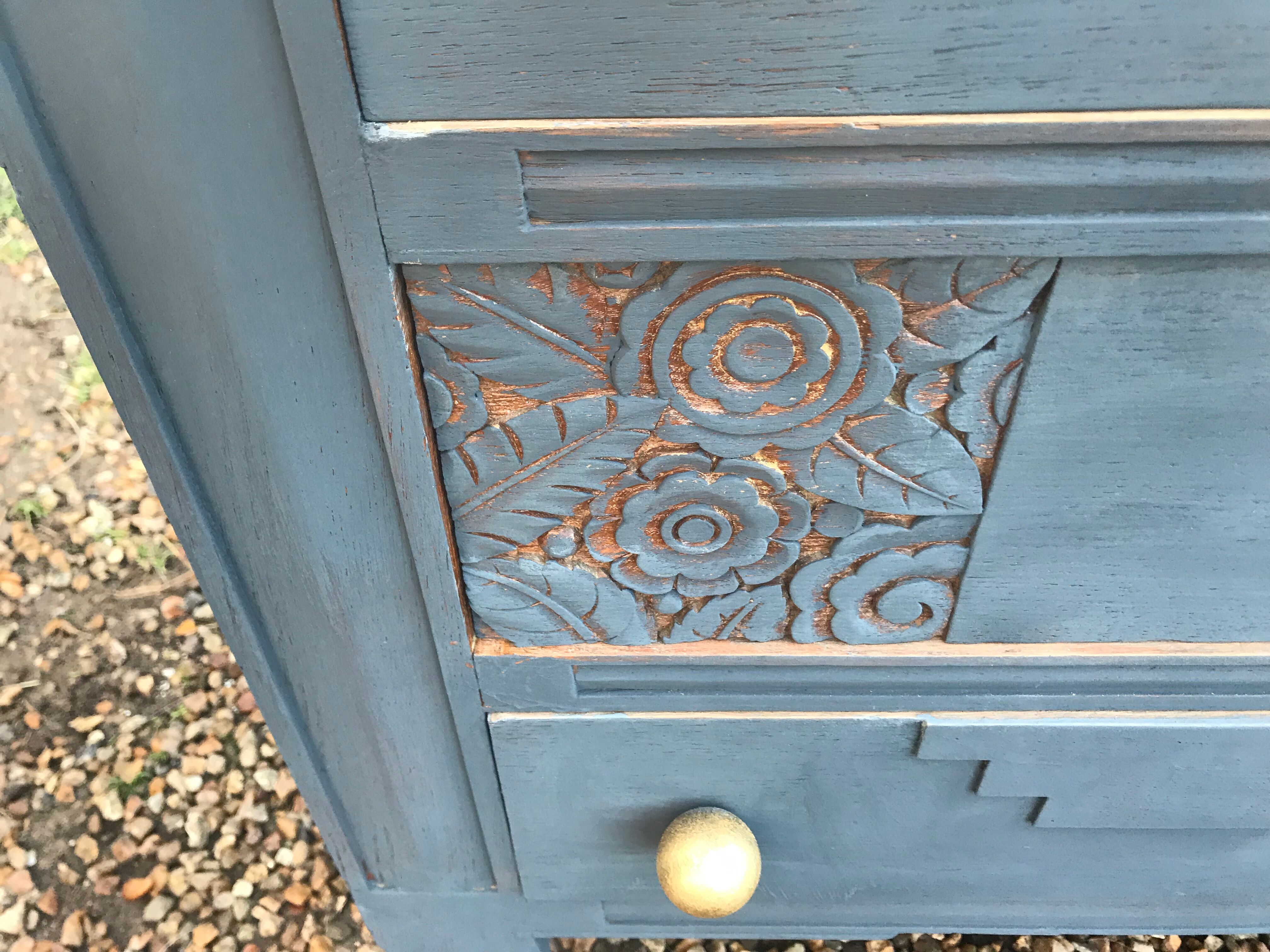 Vintage dresser
