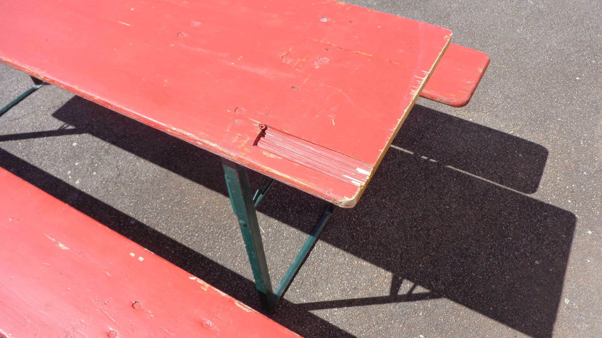 Brewery table + 2 benches