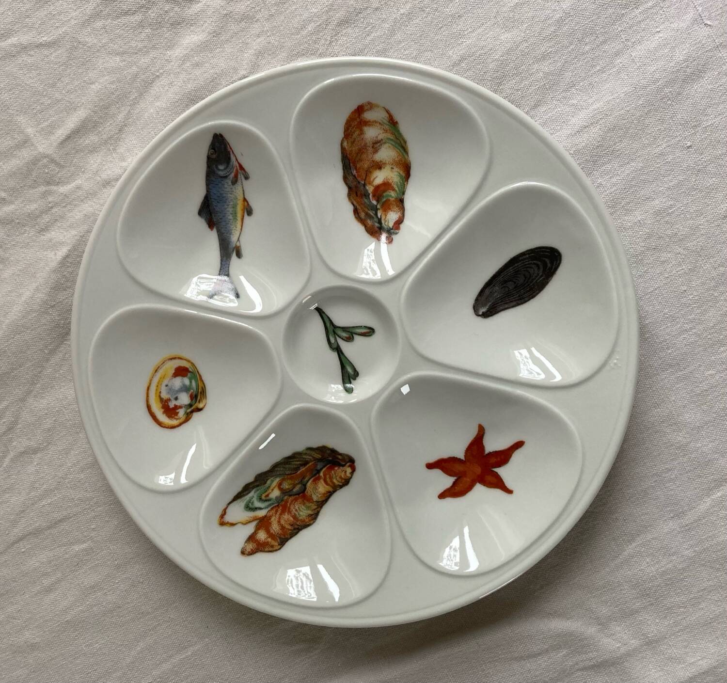 Porcelain oyster plates