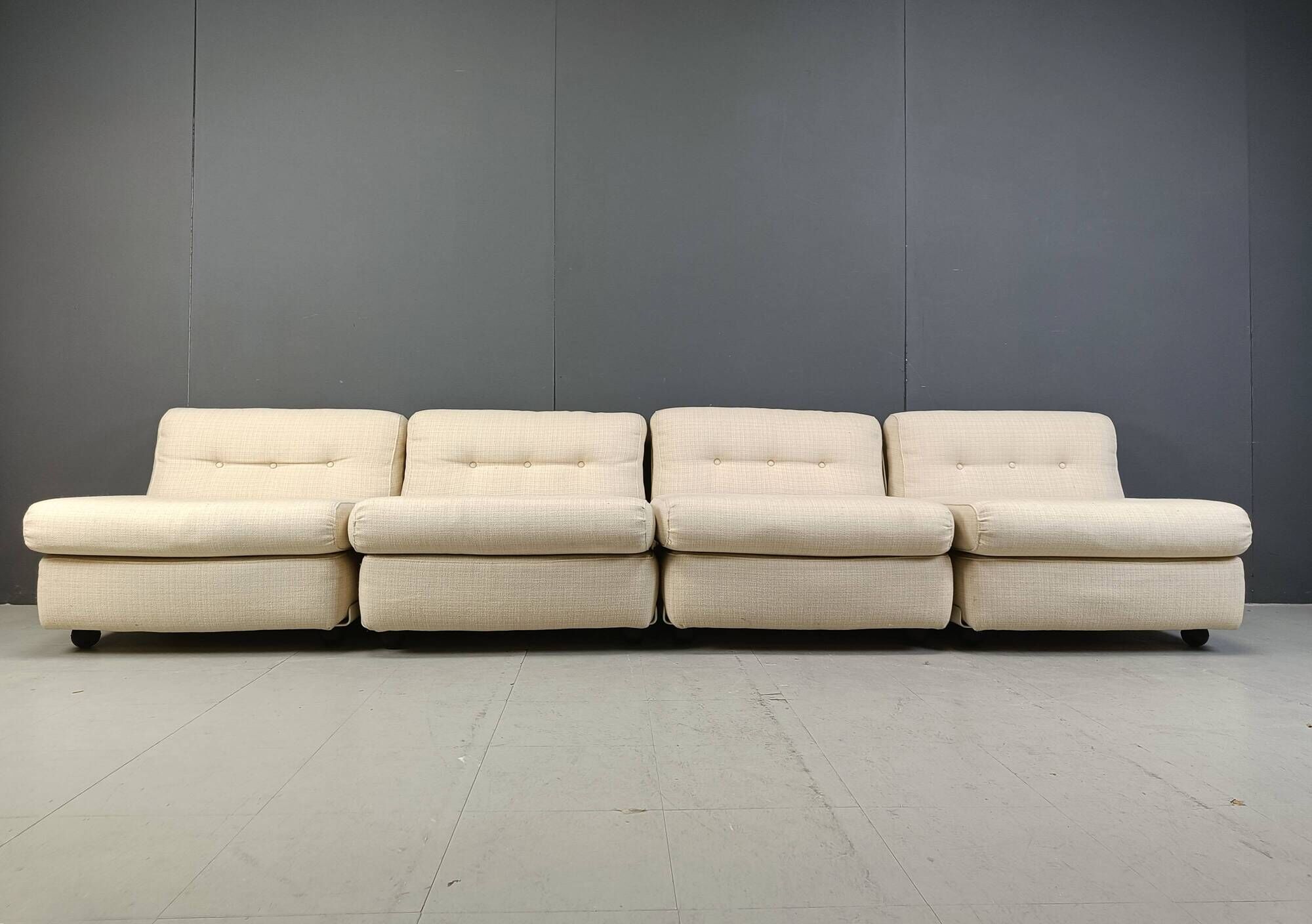 Set of 4 Amanta sofas by Mario Bellini for C&B Italia, 1970s