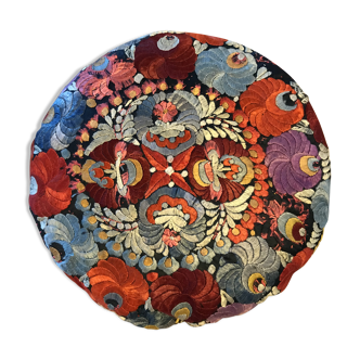 Coussin rond brodé