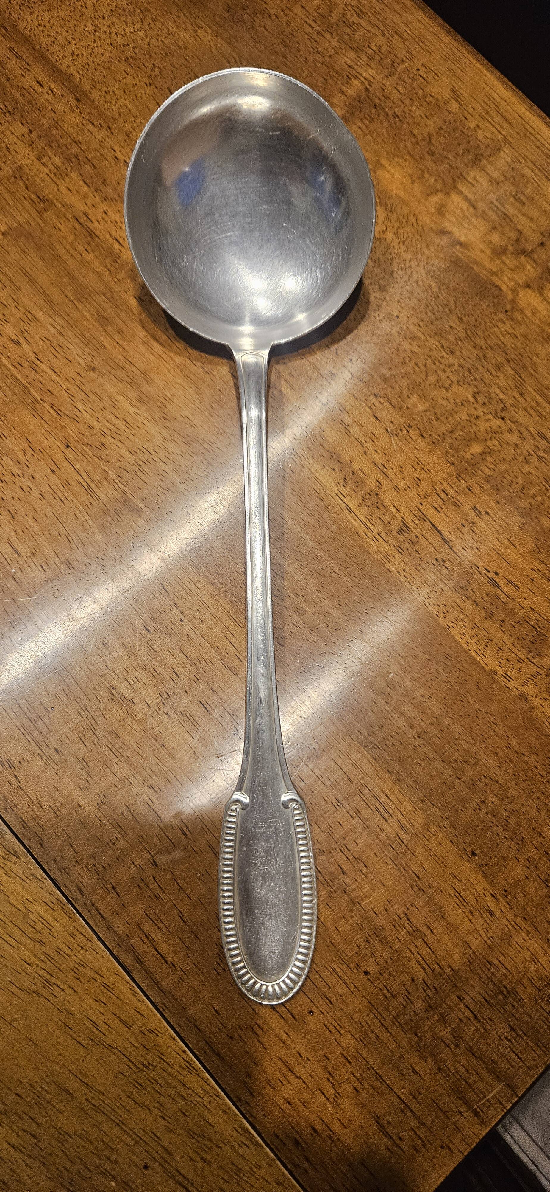 Service for 12 place settings + 6 ERCUIS GODRONS model silver-plated knives, 24.5 cm