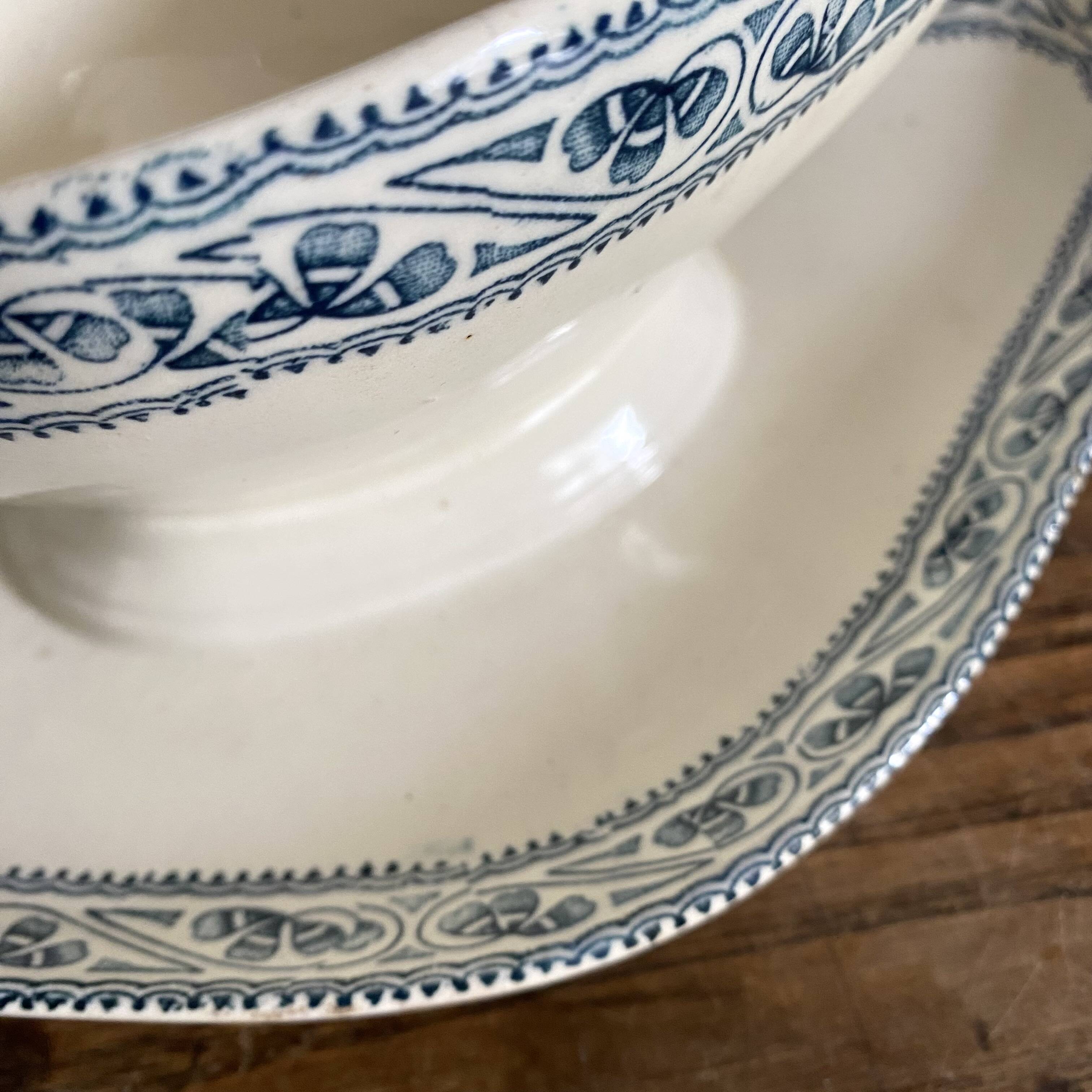 Choisy le roi "Champigny" iron clay sauceboats